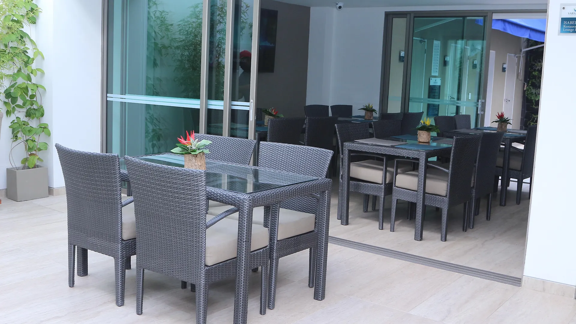 Varanasi Hotel Boutique Aeropuerto Cartagena 4*,