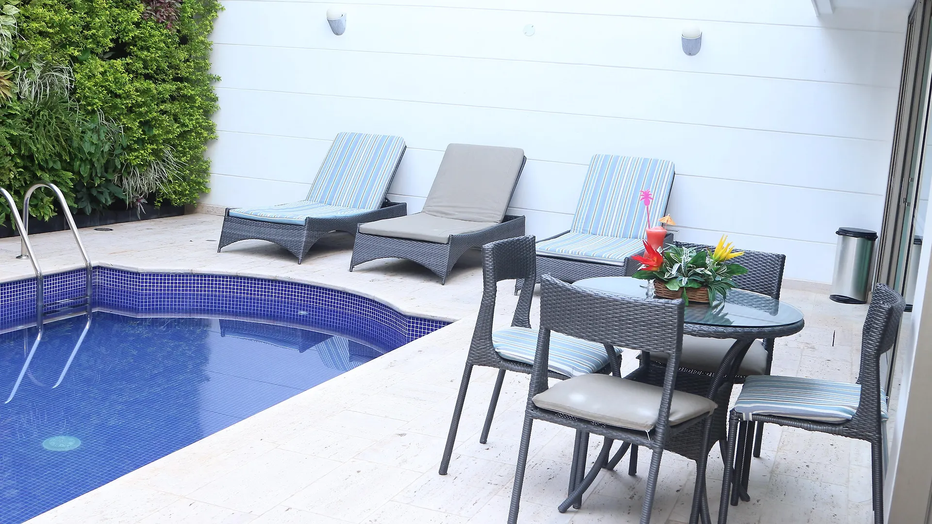 Varanasi Hotel Boutique Aeropuerto Cartagena