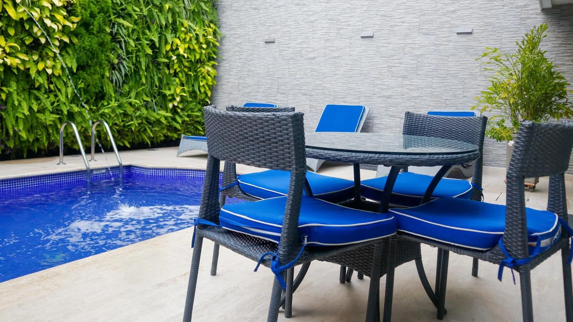 Varanasi Hotel Boutique Aeropuerto Cartagena